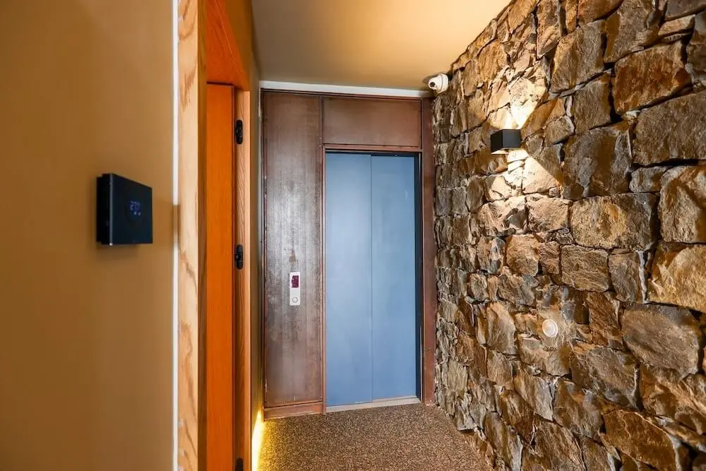 Home elevator